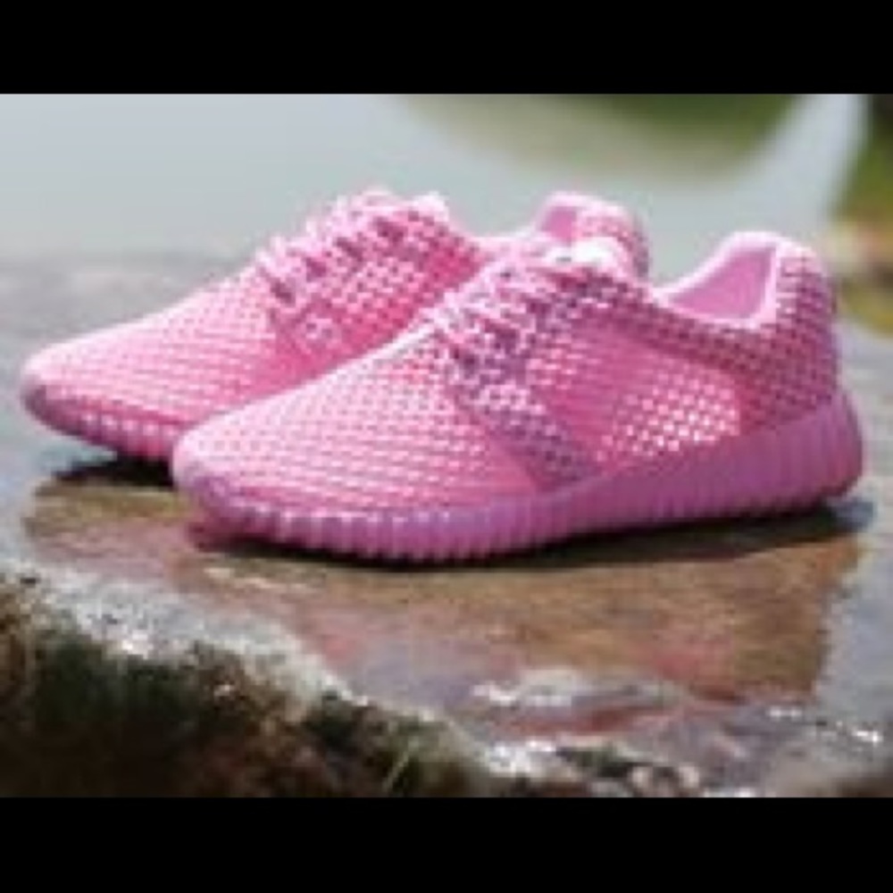 Light Weight Mesh Walking Shoes/Running Shoes, NWT